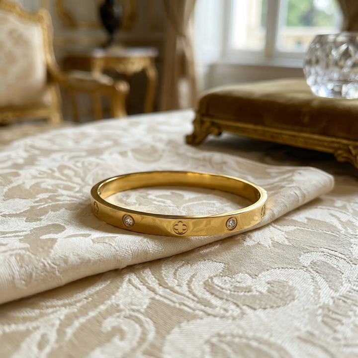 Lusivore Clover Crystal Bangle – Gold
